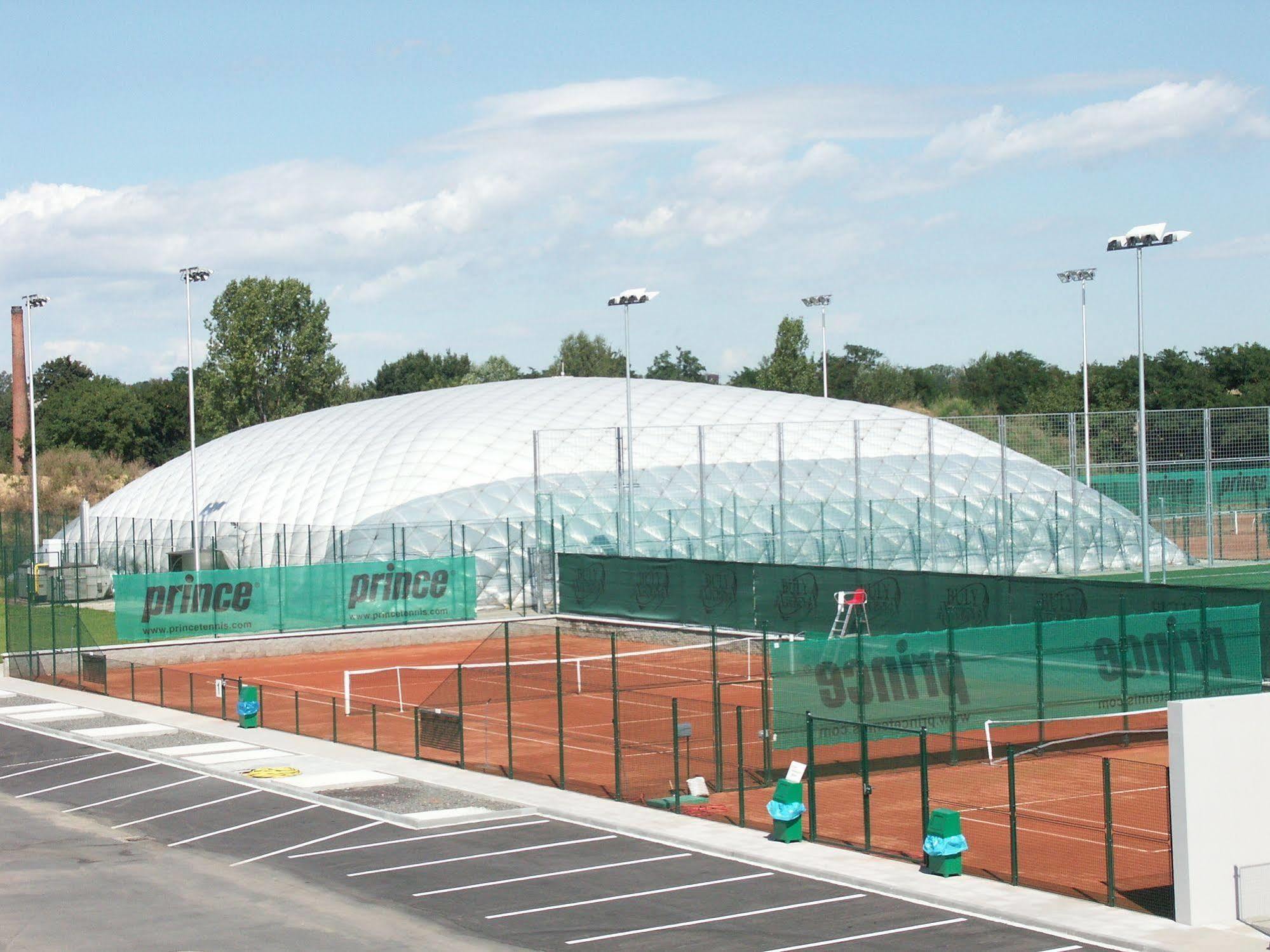 Hotel Buly Arena Kravaře Zewnętrze zdjęcie